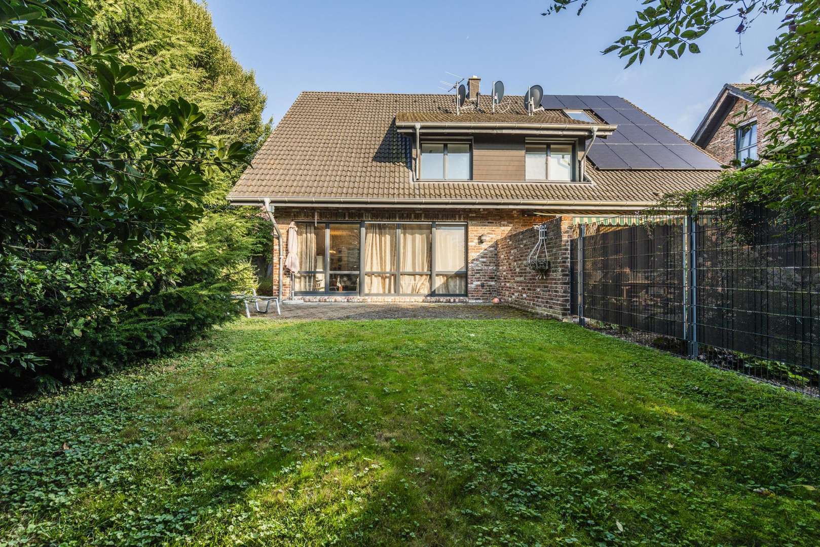 Reichlich Platz im Garten - Doppelhaushälfte in 41470 Neuss mit 134m² kaufen