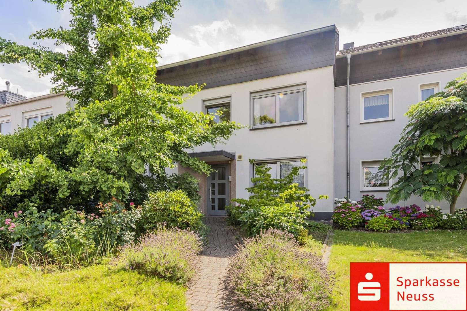 Straßenansicht Straßenansicht - Zweifamilienhaus in 41515 Grevenbroich mit 194m² kaufen