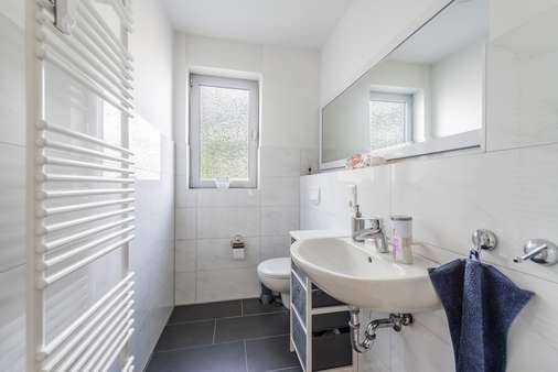 Gäste-WC Gäste-WC - Zweifamilienhaus in 41515 Grevenbroich mit 194m² kaufen