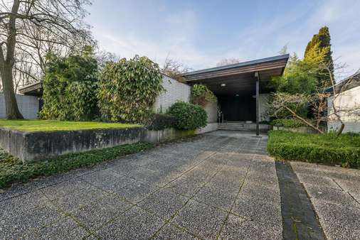 Straßenansicht - Bungalow in 41464 Neuss mit 200m² kaufen