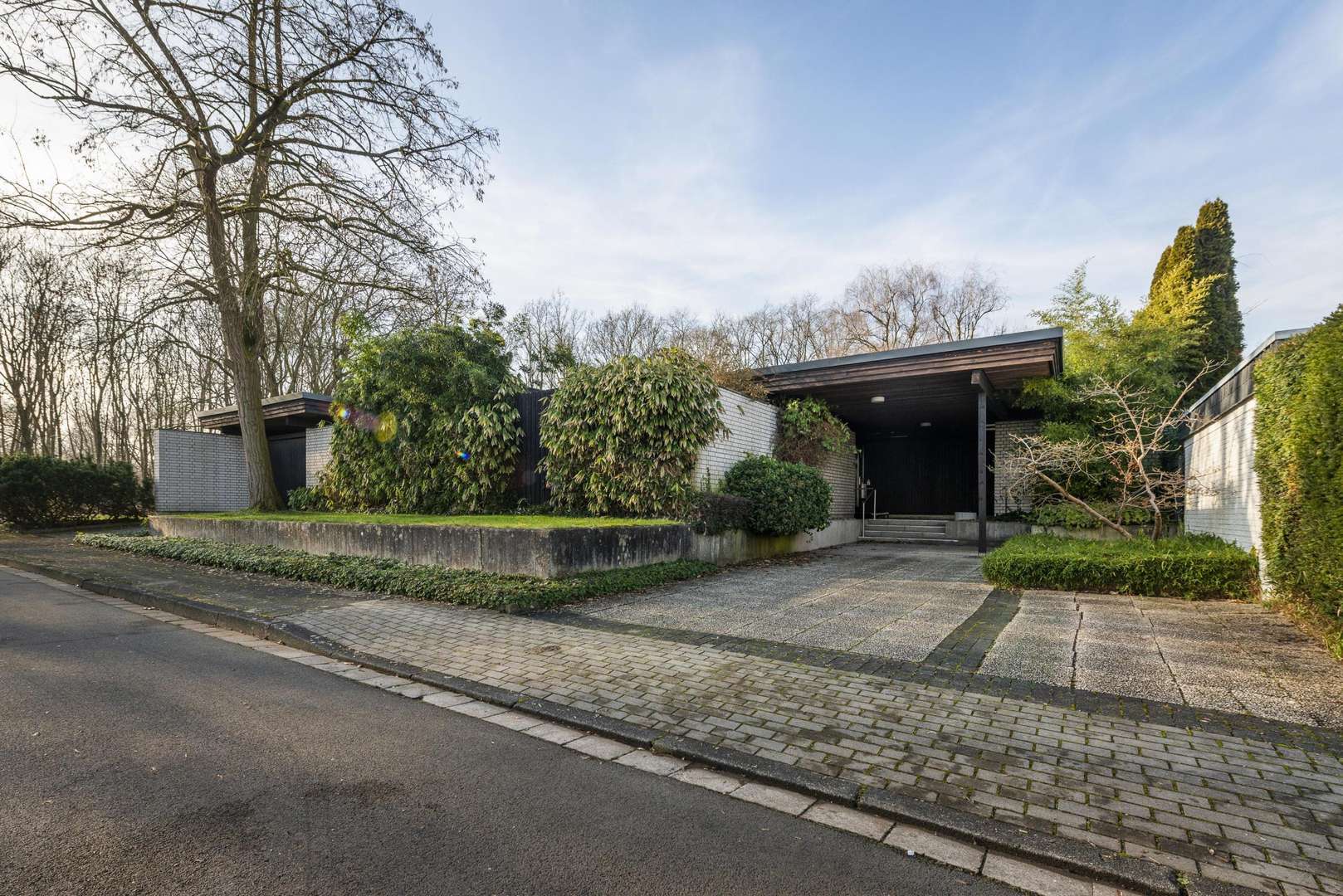 Straßenansicht - Bungalow in 41464 Neuss mit 200m² kaufen