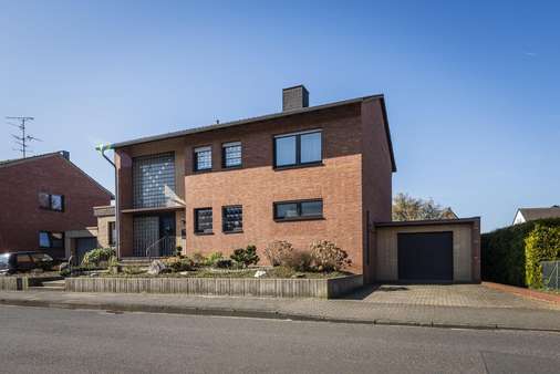 Hier wohnt man gerne! - Einfamilienhaus in 41352 Korschenbroich mit 210m² kaufen