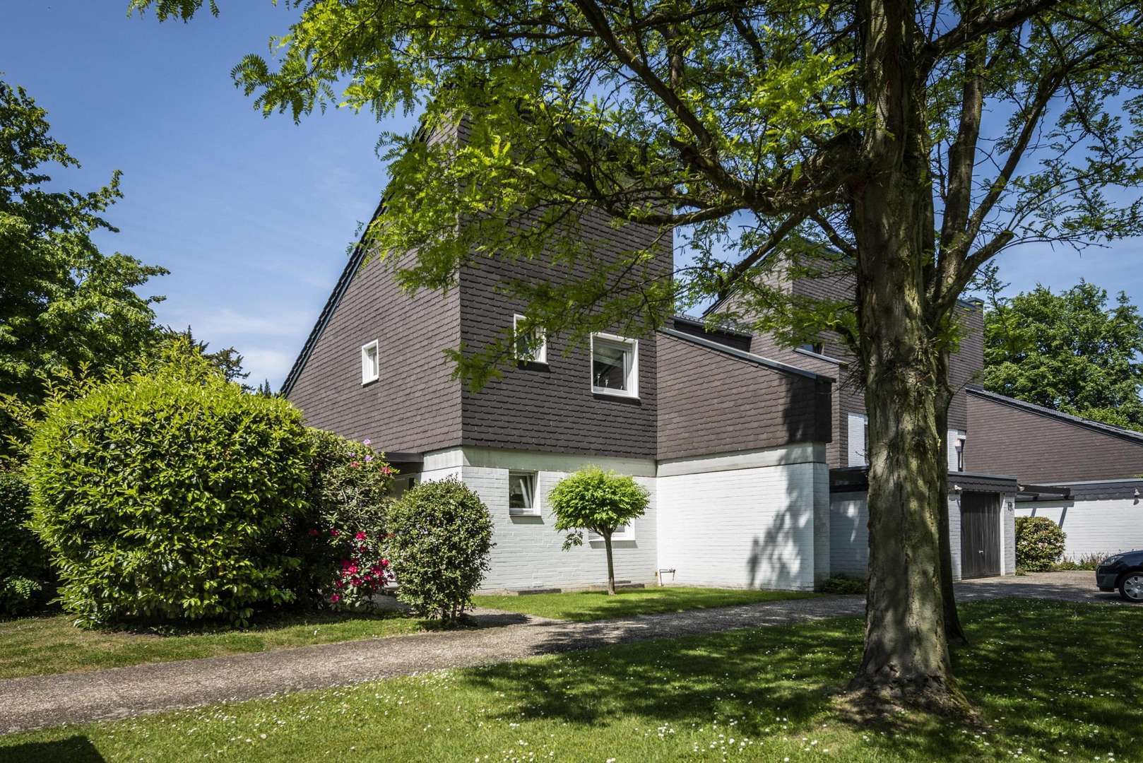 Seitenansicht - Reihenendhaus in 41061 Mönchengladbach mit 87m² kaufen