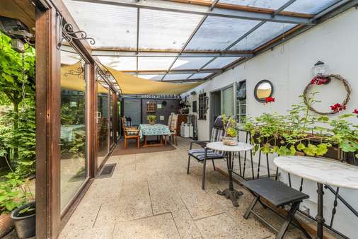 Terrasse/Wintergarten Terrasse/Wintergarten - Einfamilienhaus in 41466 Neuss mit 134m² kaufen