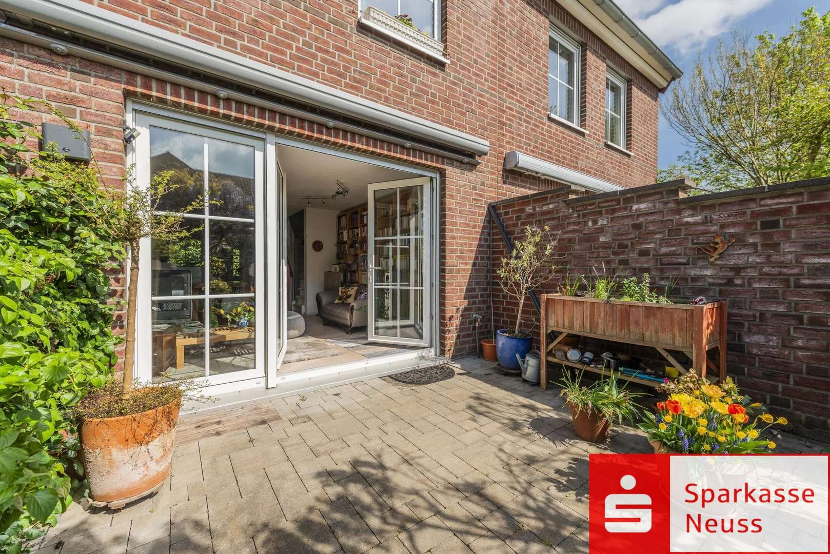 Traumhaftes Reihenmittelhaus - Reihenmittelhaus in 41470 Neuss mit 125m² kaufen