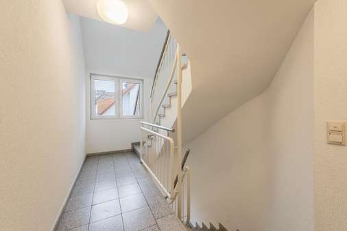 Treppenhaus - Etagenwohnung in 41564 Kaarst mit 63m² kaufen