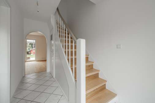 Flur Eingang - Reihenmittelhaus in 40670 Meerbusch mit 82m² kaufen