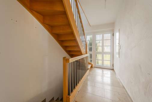 Flur - Doppelhaushälfte in 41352 Korschenbroich mit 118m² kaufen