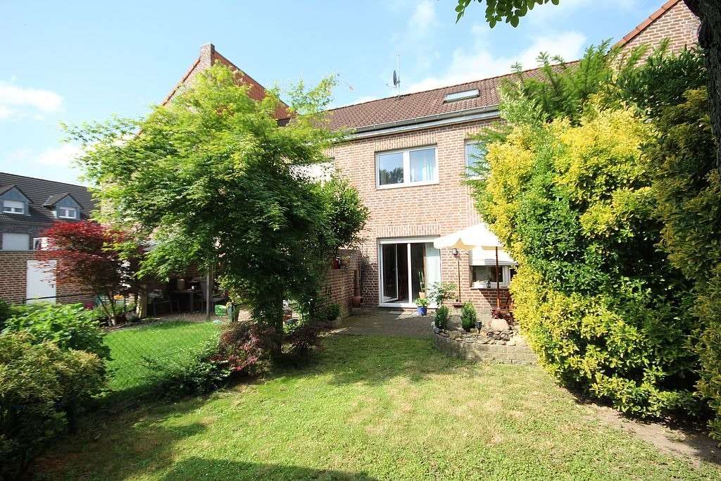 null - Reihenmittelhaus in 41363 Jüchen mit 128m² kaufen