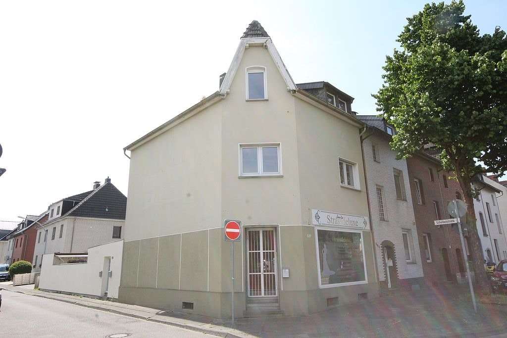 null - Wohn- / Geschäftshaus in 41236 Mönchengladbach mit 166m² als Kapitalanlage kaufen