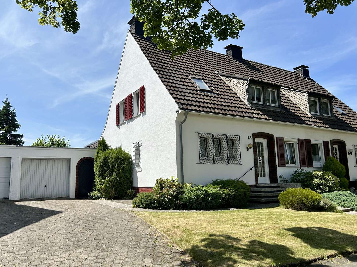 Doppelhaushälfte in 41061 Mönchengladbach mit 124m² kaufen