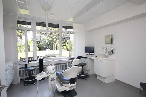 Büro in 41061 Mönchengladbach mit 203m² als Kapitalanlage kaufen