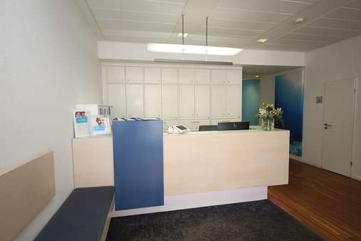 Büro in 41061 Mönchengladbach mit 203m² als Kapitalanlage kaufen