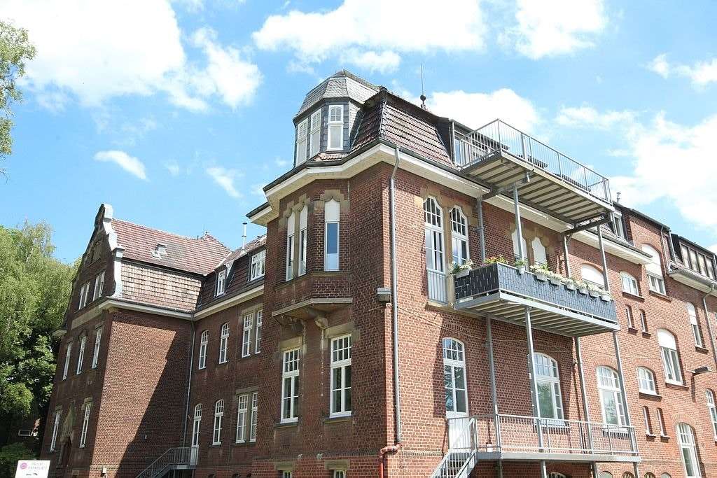 null - Etagenwohnung in 41179 Mönchengladbach mit 142m² günstig kaufen