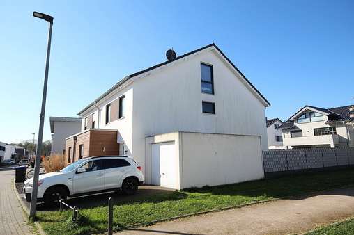 Doppelhaushälfte in 41179 Mönchengladbach mit 157m² kaufen