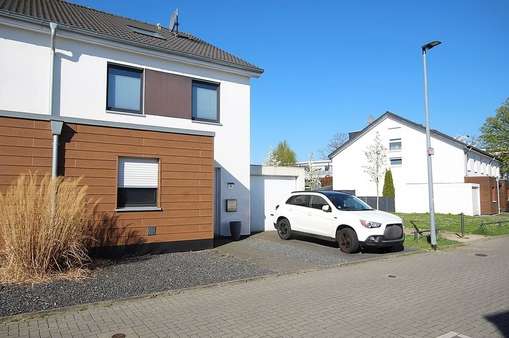 Doppelhaushälfte in 41179 Mönchengladbach mit 157m² kaufen