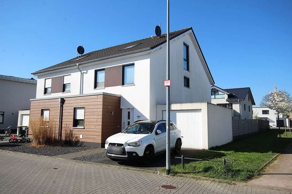 Doppelhaushälfte in 41179 Mönchengladbach mit 157m² kaufen