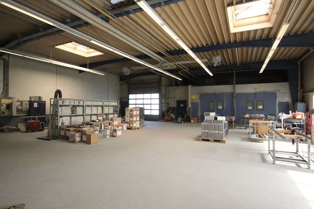 Produktion in 41199 Mönchengladbach mit 2126m² als Kapitalanlage kaufen