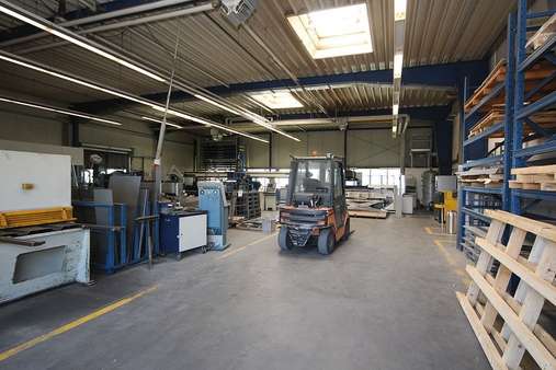 Produktion in 41199 Mönchengladbach mit 2126m² als Kapitalanlage kaufen