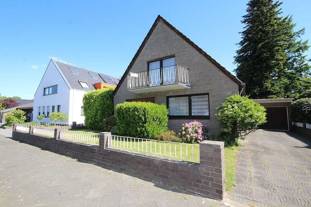 null - Einfamilienhaus in 41068 Mönchengladbach mit 140m² kaufen