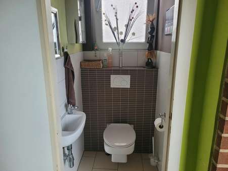 Gäste-WC - Doppelhaushälfte in 47877 Willich mit 141m² kaufen