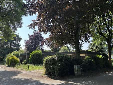 Straßenansicht Straßenansicht - Zweifamilienhaus in 47608 Geldern mit 257m² kaufen