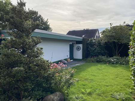 Blick in den Garten - Doppelhaushälfte in 47877 Willich mit 141m² kaufen