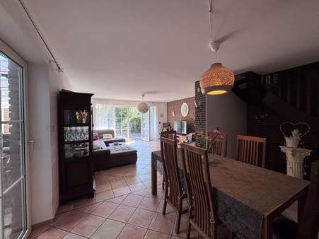 Essbereich mit Blick zum Wohnbereich - Doppelhaushälfte in 47877 Willich mit 120m² kaufen