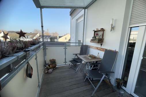 Blick auf den Balkon - Etagenwohnung in 41747 Viersen mit 99m² kaufen