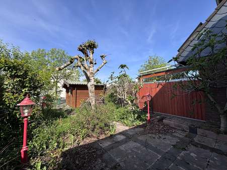 Blick in den Garten - Reihenmittelhaus in 47877 Willich mit 106m² kaufen