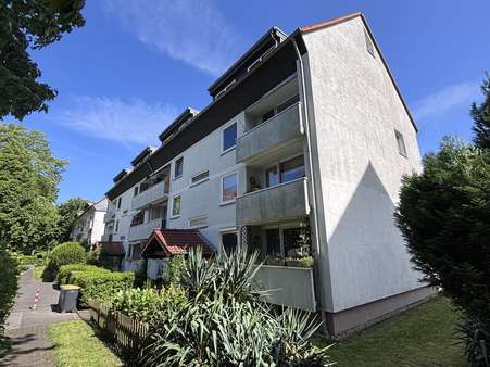 Straßenansicht - Dachgeschosswohnung in 41179 Mönchengladbach mit 94m² kaufen