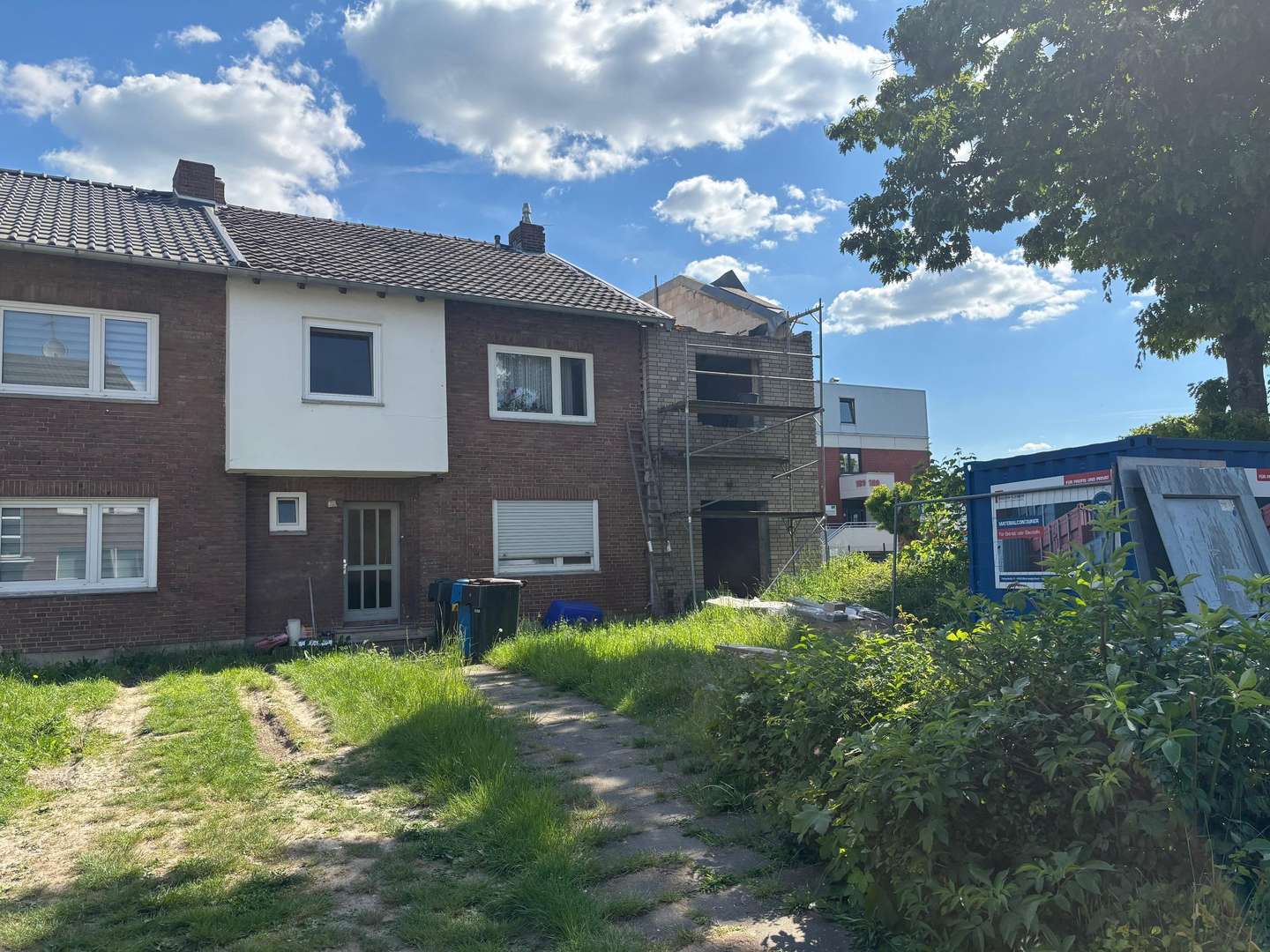 Straßenansicht Straßenansicht - Zwangsversteigerung Zweifamilienhaus in 41747 Viersen mit 107m² kaufen