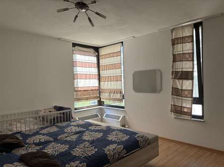 Schlafzimmer Schlafzimmer - Etagenwohnung in 47798 Krefeld mit 81m² kaufen
