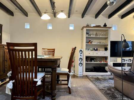 Wohnzimmer - Doppelhaushälfte in 47809 Krefeld mit 122m² kaufen