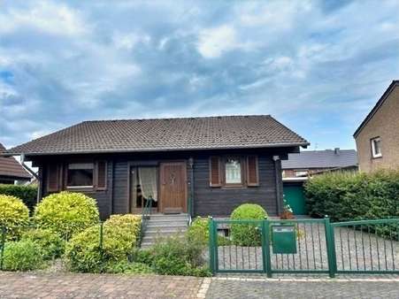 Vorderansicht - Einfamilienhaus in 47906 Kempen mit 85m² kaufen