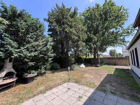 Blick in den Garten - Mehrfamilienhaus in 47877 Willich mit 115m² kaufen