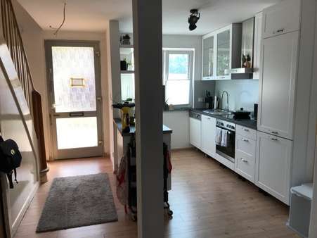 Küche, Eingangsbereich - Reihenmittelhaus in 47839 Krefeld mit 70m² kaufen