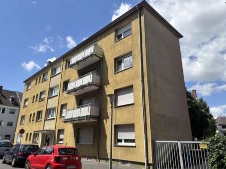 Außenansicht Außenansicht - Etagenwohnung in 47803 Krefeld mit 65m² kaufen