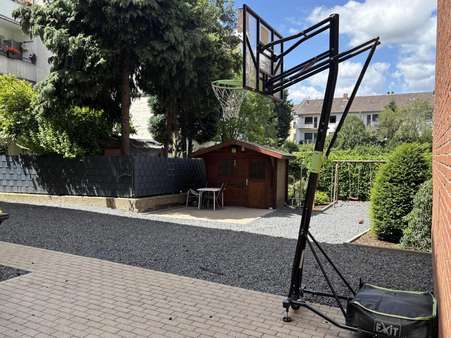 Hof- und Spielfläche Hof- und Spielfläche - Etagenwohnung in 47803 Krefeld mit 65m² kaufen