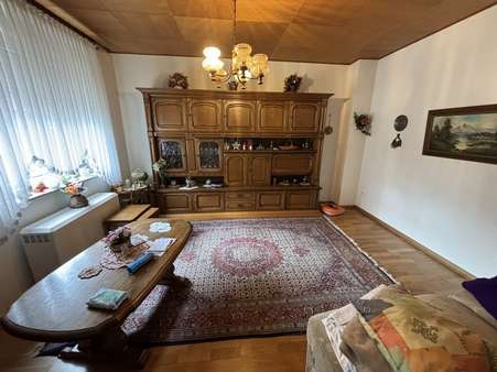 Wohnzimmer im EG Wohnzimmer im EG - Zweifamilienhaus in 47809 Krefeld mit 120m² kaufen