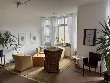 Wohn- und Essbereich Wohn- und Essbereich - Etagenwohnung in 47799 Krefeld mit 118m² kaufen