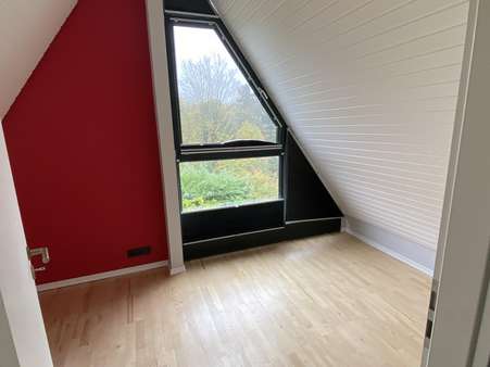 Trennung vom Schlafzimmer - Dachgeschosswohnung in 47802 Krefeld mit 52m² kaufen