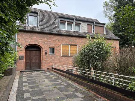 Vorderansicht Vorderansicht - Zweifamilienhaus in 47799 Krefeld mit 199m² kaufen