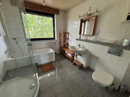 Bad OG Bad OG - Reihenmittelhaus in 41366 Schwalmtal mit 157m² kaufen