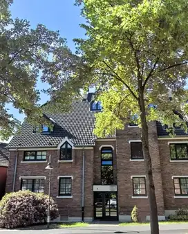 Erdgeschosswohnung mit Terrasse und Tiefgaragenstellplatz 