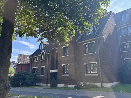 Erdgeschosswohnung mit Terrasse und Tiefgaragenstellplatz 
