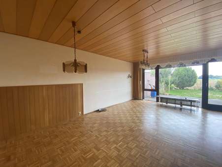 Wohnzimmer - Reihenmittelhaus in 47877 Willich mit 107m² günstig kaufen