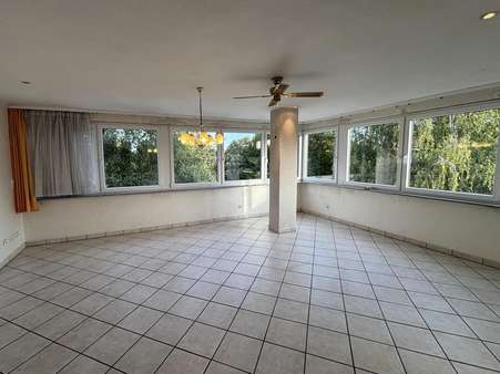 Wohnzimmer Wohnzimmer - Etagenwohnung in 47803 Krefeld mit 100m² kaufen