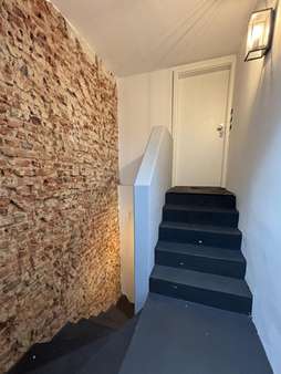 Eingang Dachgeschosswohnung Eingang Dachgeschosswohnung - Mehrfamilienhaus in 47799 Krefeld mit 265m² kaufen