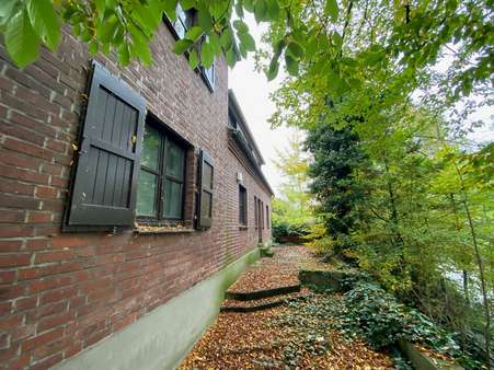 Seitenansicht rechts an der Niers Seitenansicht rechts an der Niers - Einfamilienhaus in 47608 Geldern mit 250m² kaufen